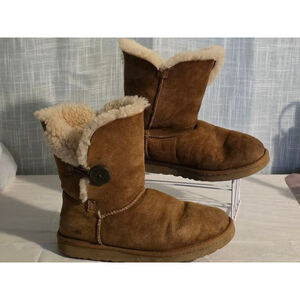 Women's UGG Bailey Button Boots Size 7‎ Brown
